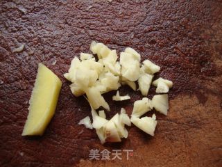 茄子干炒五花肉的做法步骤：2