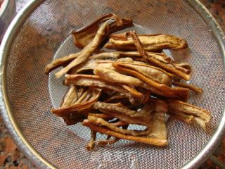 茄子干炒五花肉的做法步骤：3
