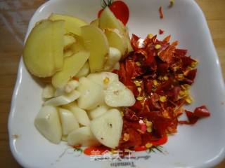 手撕包菜炒肉片的做法步骤：4