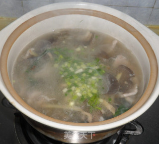 平菇梅肉汤的做法步骤：8