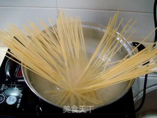 意大利面食“冷腌虾蒜香意大利面”的做法步骤：5