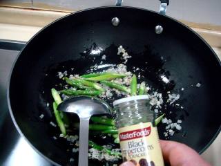 意大利面食“冷腌虾蒜香意大利面”的做法步骤：9