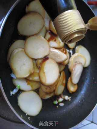 简单食材和调料打造不简单的美味：煎烧蚝油鲍菇片的做法步骤：5