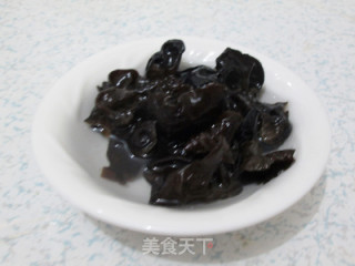 肉片木耳烩猪血的做法步骤：4