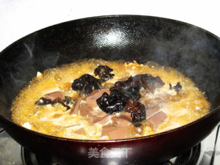 肉片木耳烩猪血的做法步骤：10