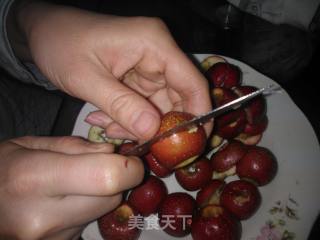 山楂棒棒糖(糖葫芦)的做法步骤：2