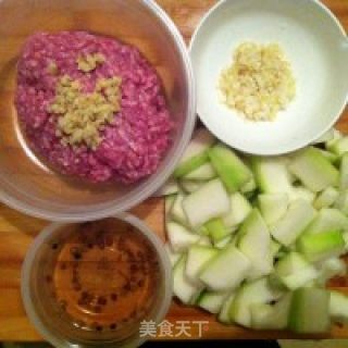 羊肉丸子冬瓜汤的做法步骤：1