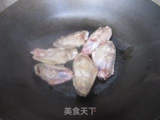 红烧鸡翅土豆块的做法步骤：3