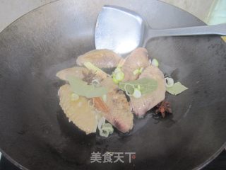 红烧鸡翅土豆块的做法步骤：4