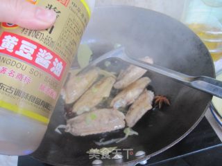 红烧鸡翅土豆块的做法步骤：7