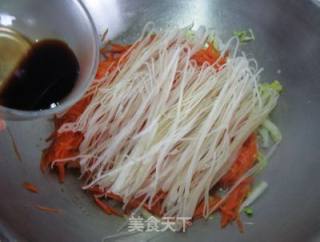 难忘怀集 --- 三丝炒切粉的做法步骤：5