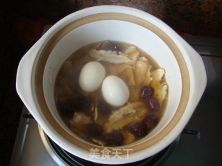 御寒美食--当归黄芪煮鸡蛋的做法步骤：6