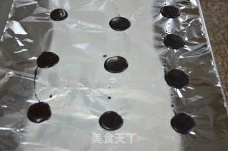 巧克力花瓣碗的做法步骤：4