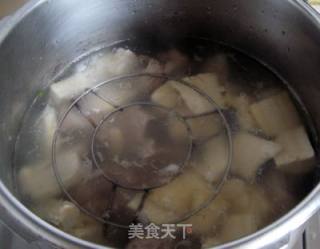 懒人招式 --- 高压锅蒸饭+粉葛扇骨汤的做法步骤：7