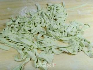 菠菜手擀面的做法步骤：12