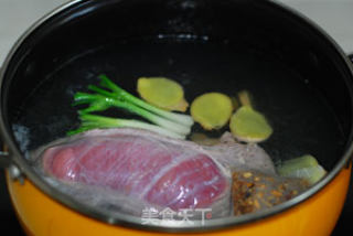 辣酱拌牛肉的做法步骤：2