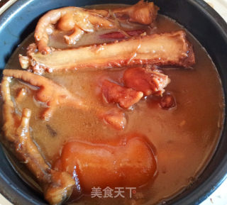 用电饭煲卤猪蹄  卤鸡蛋 卤鸡爪 卤排骨 把子肉 都是一样的做法哦~的做法步骤：1