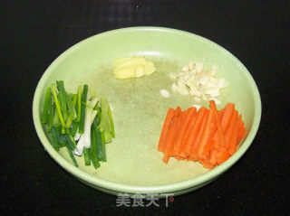 爆炒肉皮的做法步骤：4