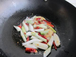 蘑菇炖鲤鱼的做法步骤：8
