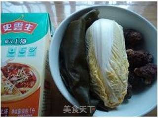 砂锅白菜海带汤的做法步骤：1