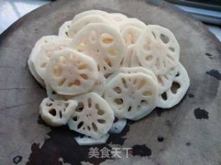 养生小菜——清炒藕片的做法步骤：2