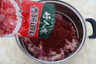 家庭轻松自制香肠——灌肠机自制香肠全攻略的做法步骤：2