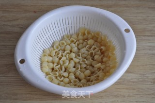 鸡肉蘑菇焗贝壳面的做法步骤：3