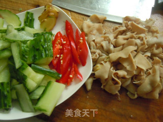 热量冬日————【蚝油炒辣肠】的做法步骤：4