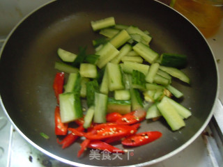 热量冬日————【蚝油炒辣肠】的做法步骤：8