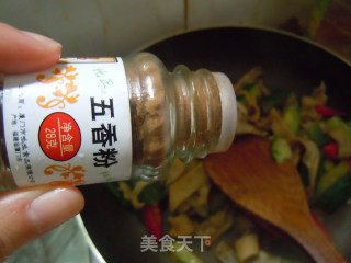 热量冬日————【蚝油炒辣肠】的做法步骤：13
