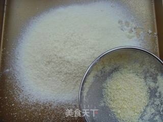 酸爽诱人---百香果慕斯蛋糕（附意式蛋白霜制作）的做法步骤：1