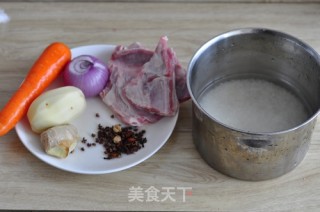 简易版羊肉手抓饭的做法步骤：1