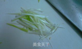 炝拌干豆腐丝的做法步骤：3