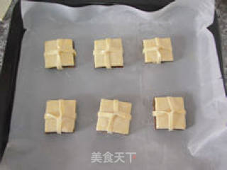 【豆沙礼盒酥】--- 特别适合女性的一款点心的做法步骤：10