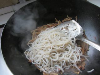 冬日家常菜——萝卜粉丝的做法步骤：6