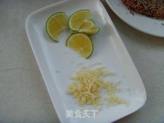 脆皮三文鱼配青酱意面的做法步骤：3