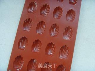 一口一个不停嘴---迷你玛德琳的做法步骤：1