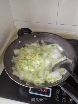 腊肉烧白菜的做法步骤：1