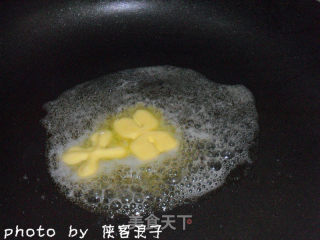 五星家常宴客菜【金沙香甜北极虾】的做法步骤：9