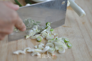葱花摊鸡蛋的做法步骤：2
