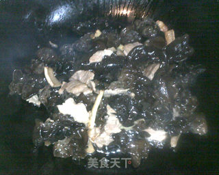 山药木耳炒肉片的做法步骤：4