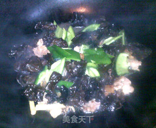 山药木耳炒肉片的做法步骤：5