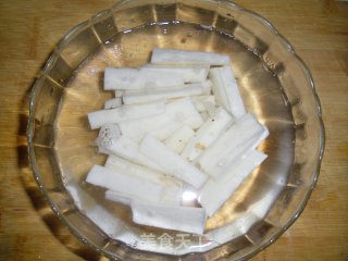 腊肠山药卷的做法步骤：2
