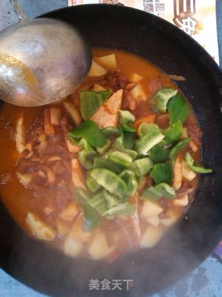 肉筋炖土豆的做法步骤：3