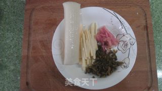 冬笋雪菜肉丝炒年糕的做法步骤：1