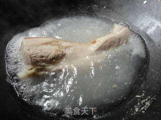 蒜香回锅肉的做法步骤：2