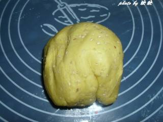 可爱小骨芝麻饼的做法步骤：12