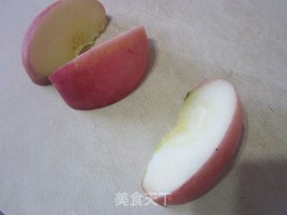 小兔吃菜---苹果菜心的做法步骤：2