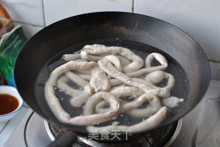 爆炒羊小肠的做法步骤：1