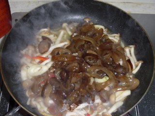 菌菇烩海参的做法步骤：8